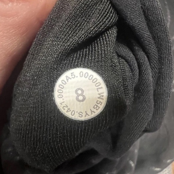 Lululemon Black Wavy Print High-Rise Leggings Size 8 - 24” inseam - Picture 3 of 6